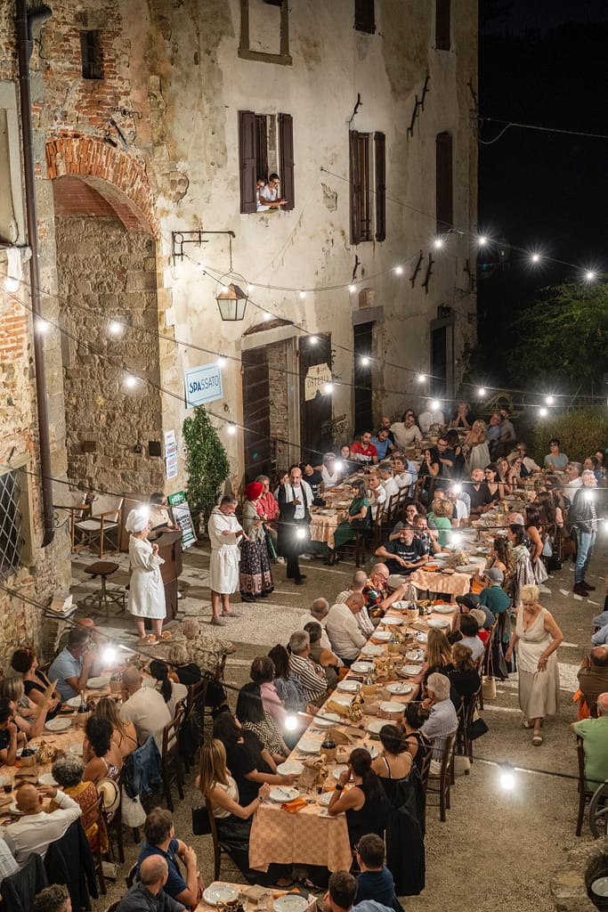 Anghiari, torna Tovaglia a Quadri: la cena-spettacolo compie 31 anni