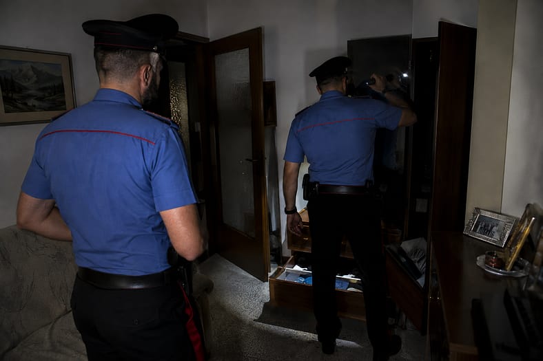 Umbertide, vede il vicino rubare in casa grazie alle telecamere: arrestato
