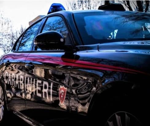 358 dosi di eroina nel bagagliaio: arrestato un 33enne sulla E/45