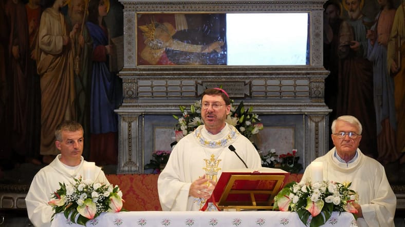 A Canoscio torna la festa dell’Assunta, tra novena e processione notturna