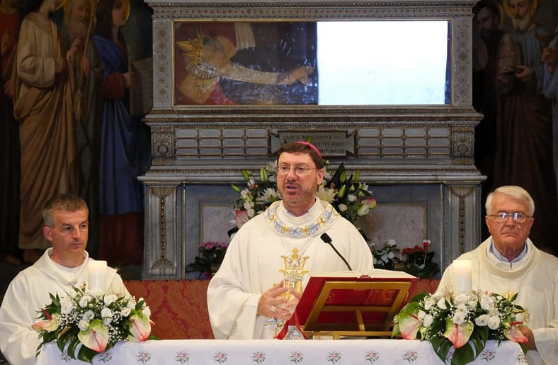 A Canoscio torna la festa dell’Assunta, tra novena e processione notturna